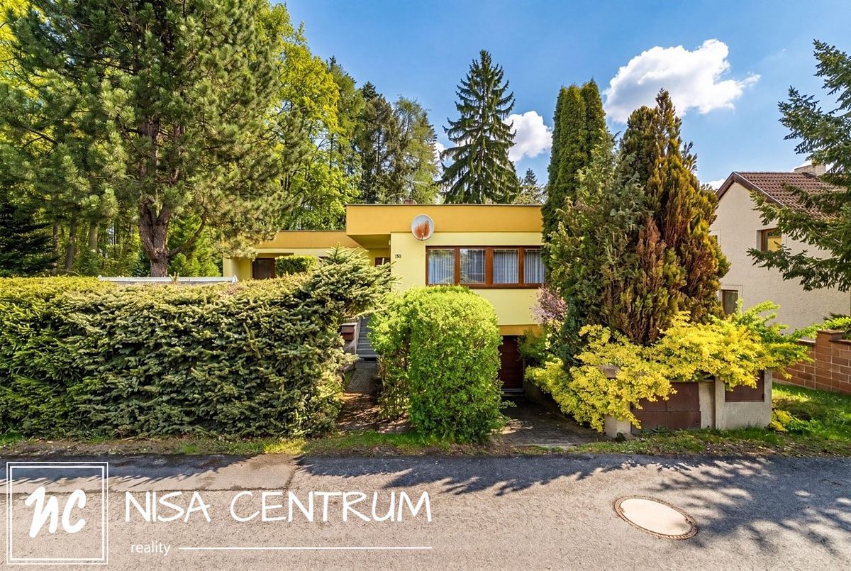 Prodej rodinného domu 304 m², pozemek 992 m²